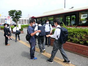 1年生登校日の様子 - 春日部共栄高等学校